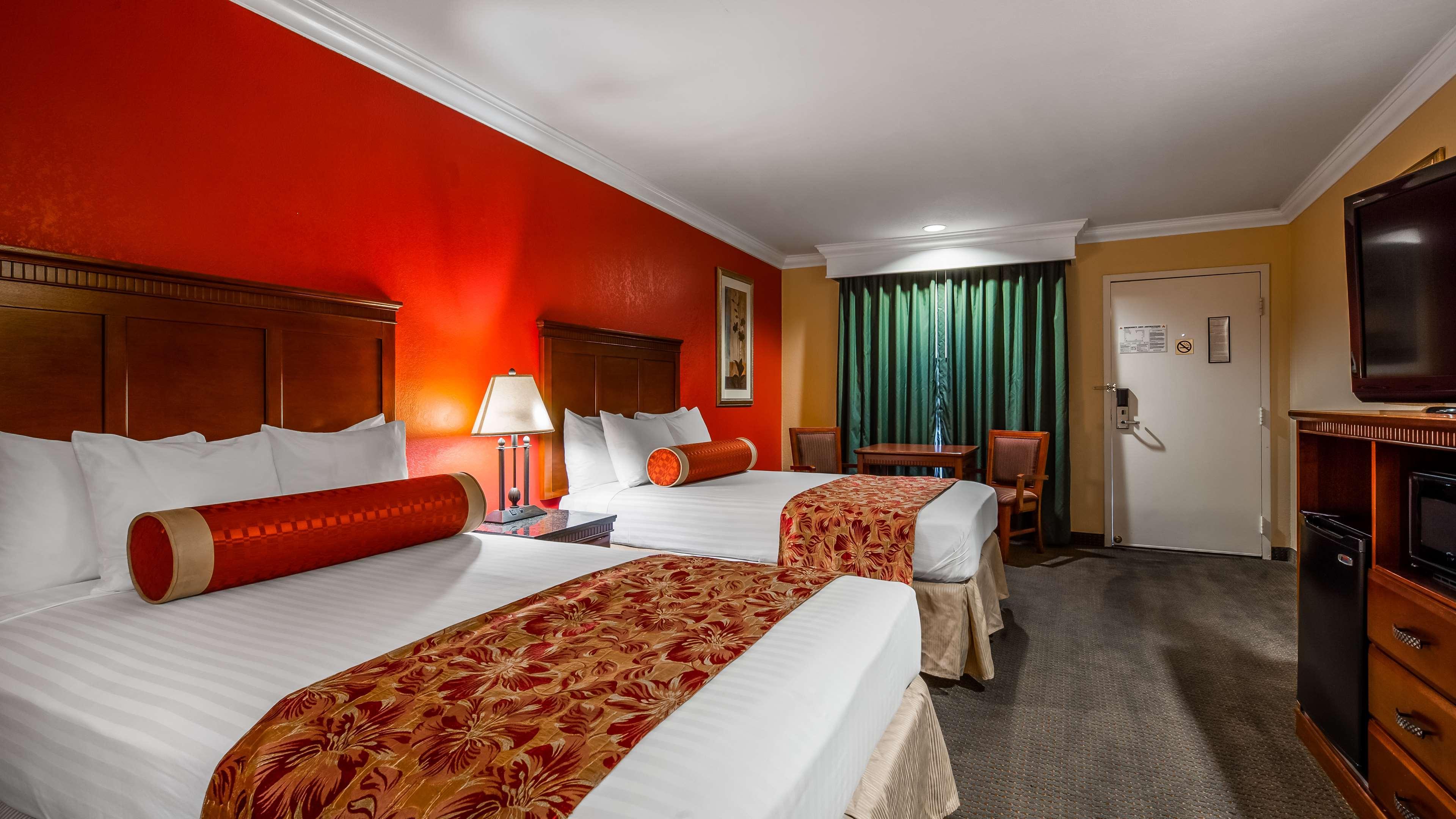 Best Western Moreno Hotel & Suites Морено-Валли Экстерьер фото