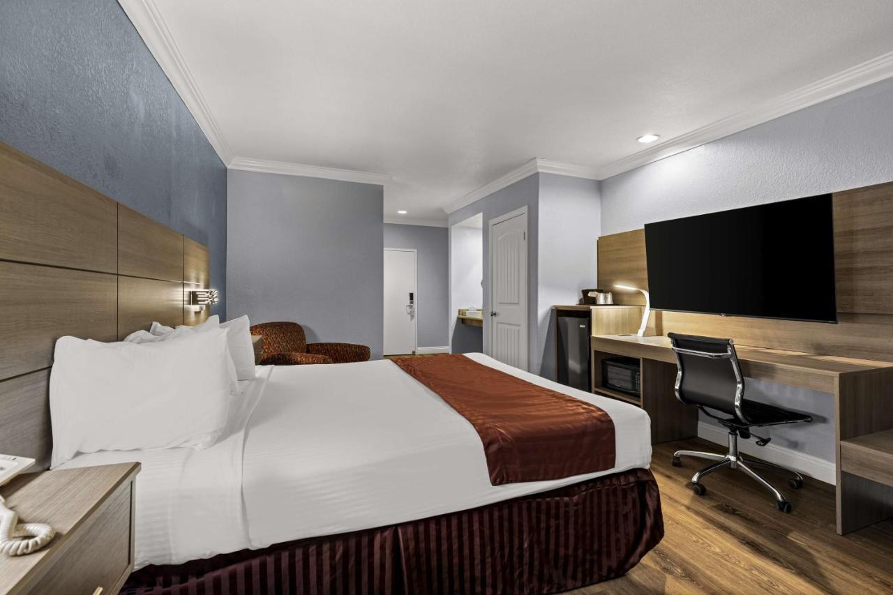 Best Western Moreno Hotel & Suites Морено-Валли Экстерьер фото