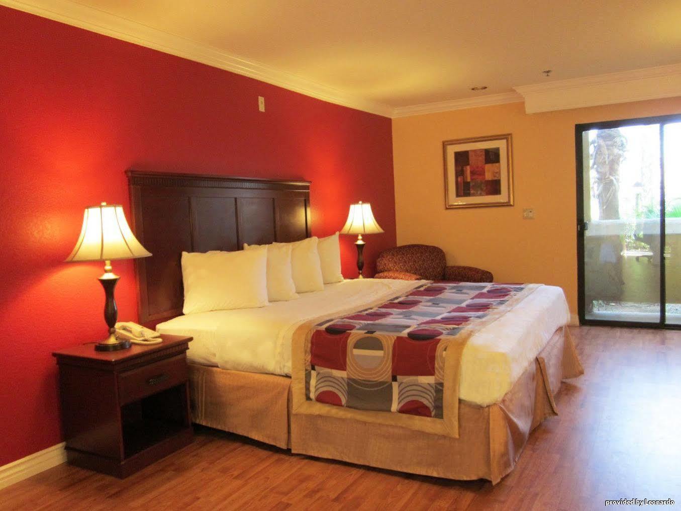 Best Western Moreno Hotel & Suites Морено-Валли Номер фото